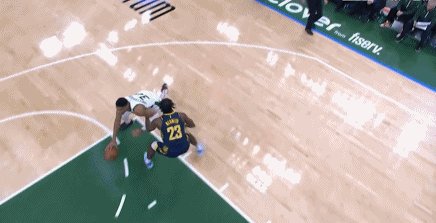 开云线上入口-纪录之夜变荒诞之夜 字母哥红温暴走酿寻球闹剧