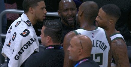 开云线上入口-纪录之夜变荒诞之夜 字母哥红温暴走酿寻球闹剧