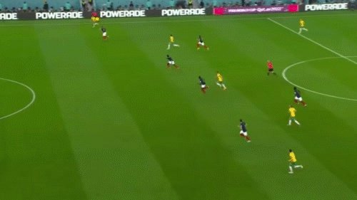 开云网站-马内刚开刀卢卡斯也倒下，拜仁真的不买替补左闸？