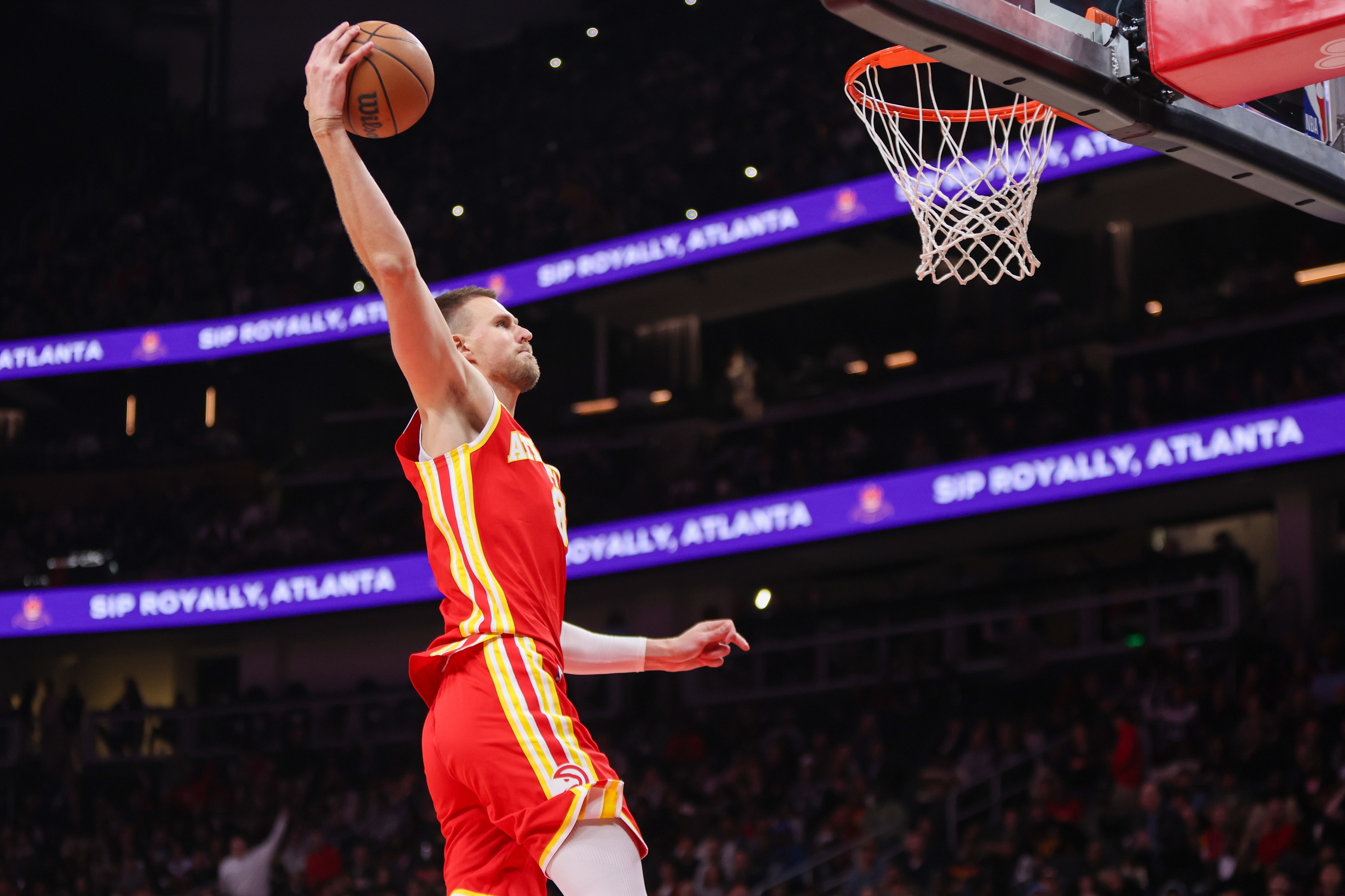 开云网站-湖媒：勇士那样为了交易而交易不可取 湖人应在买断市场签下鲍尔