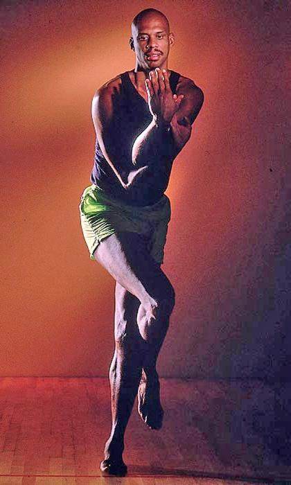 开云登录网址入口-起底瑜伽风潮：NBA大腕的“长寿”秘诀