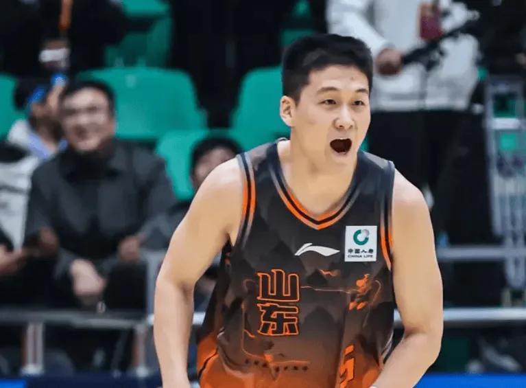 开云网站-山东崩了N年的三分终于有救了！王证搭配陈林坚，空间+威慑力拉满