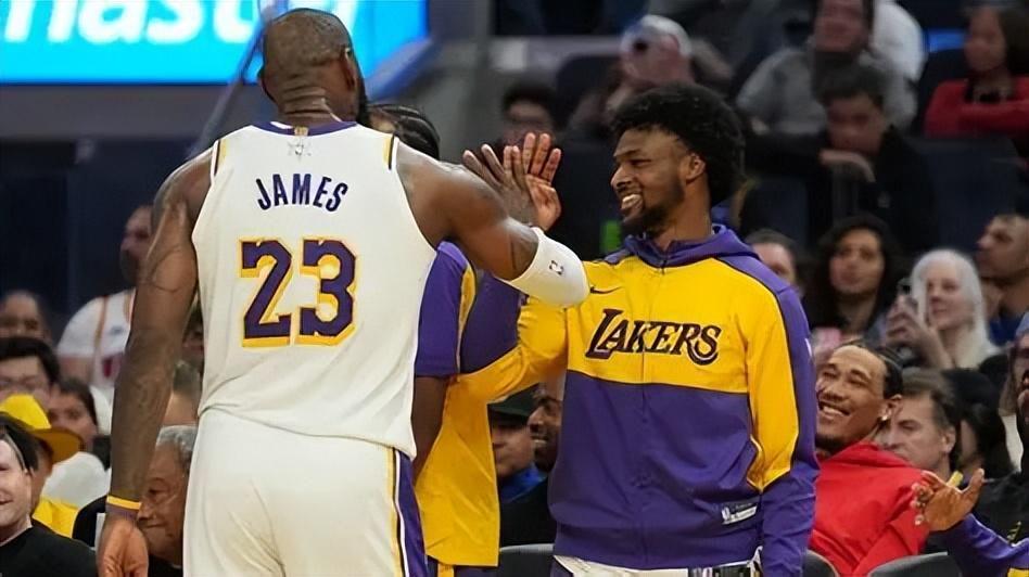 开云网站-首个3-0诞生！湖人拒绝15分逆转詹姆斯3分绝平！詹姆斯父子创纪录