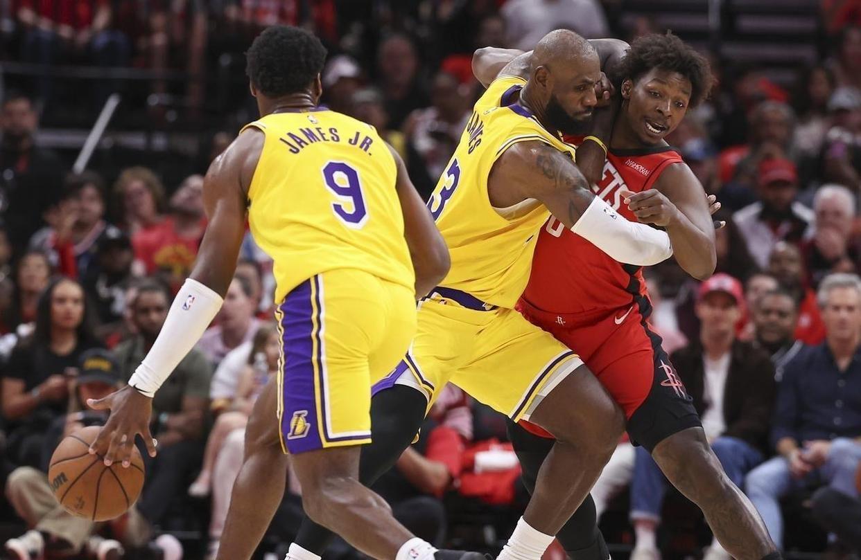 开云网站-首个3-0诞生！湖人拒绝15分逆转詹姆斯3分绝平！詹姆斯父子创纪录