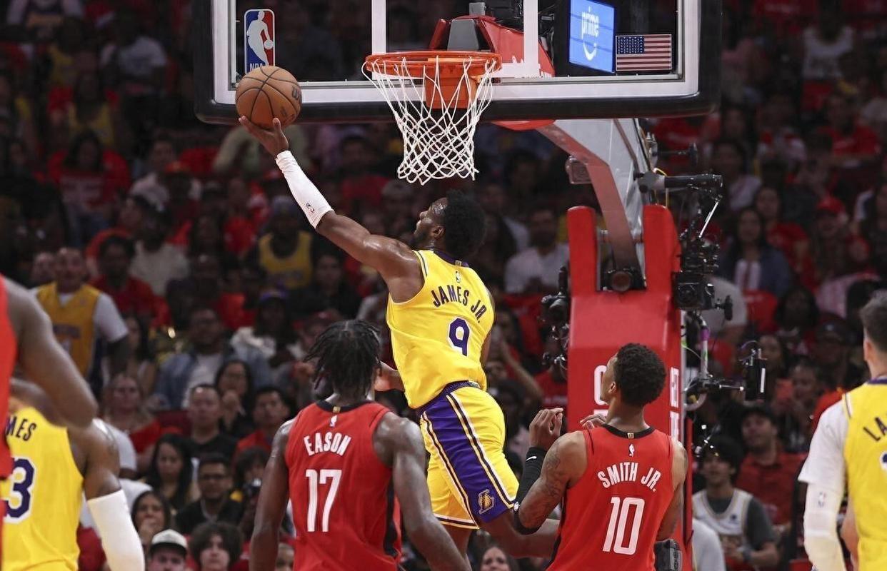 开云网站-首个3-0诞生！湖人拒绝15分逆转詹姆斯3分绝平！詹姆斯父子创纪录