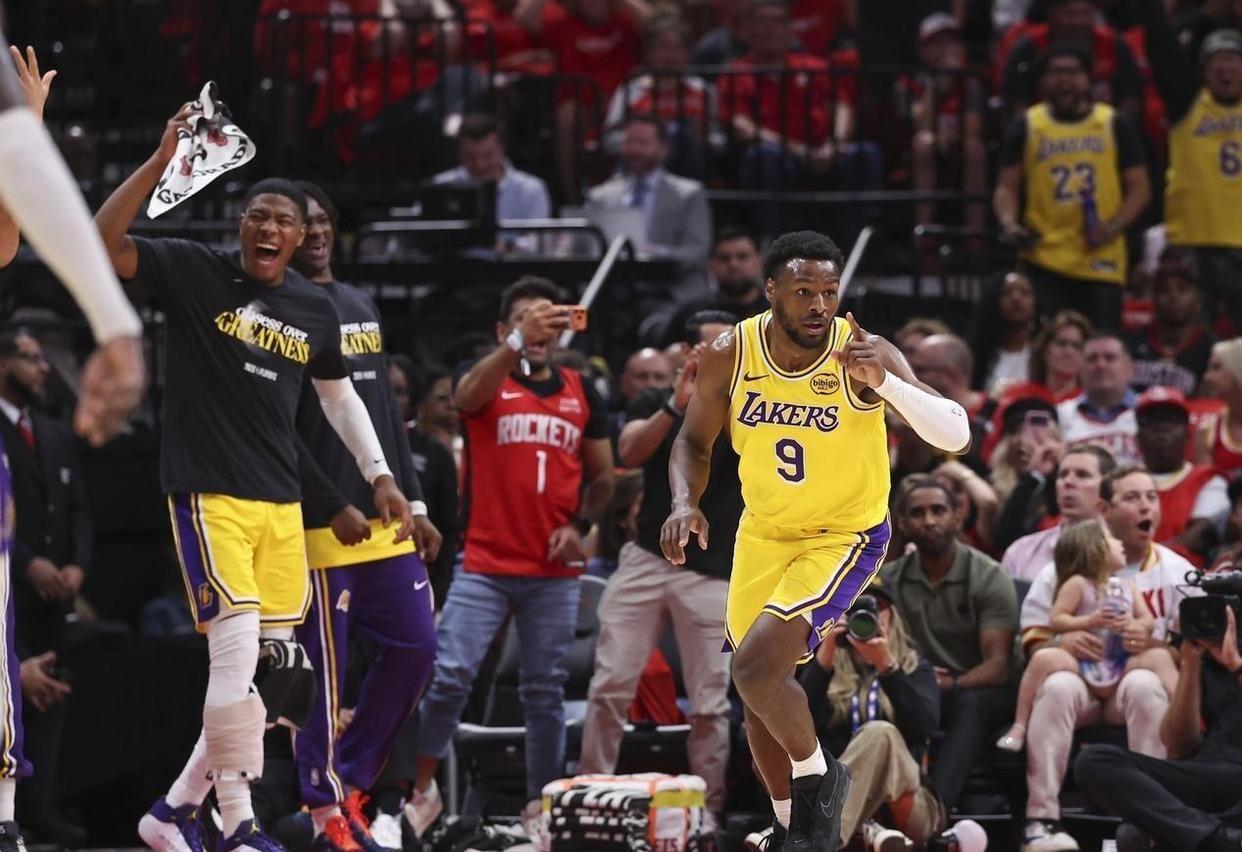 开云网站-首个3-0诞生！湖人拒绝15分逆转詹姆斯3分绝平！詹姆斯父子创纪录